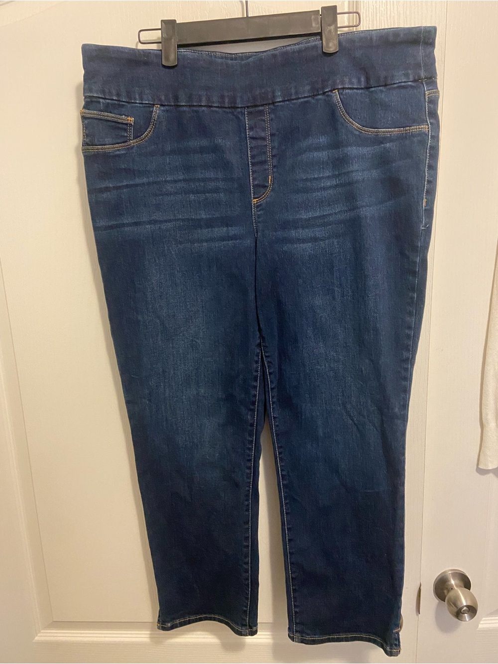 Chico's Dark Blue cropjeans 24 inch inseam size 2 chicos.